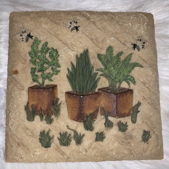 Set of 2 Signed Cheri Bloom Wall Plaques - Picture 5 of 7